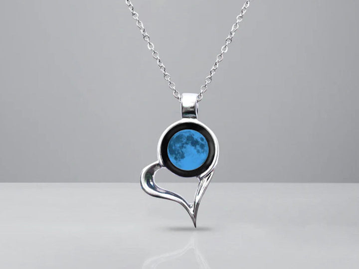 Heart-Link Necklace (Luna In Color)