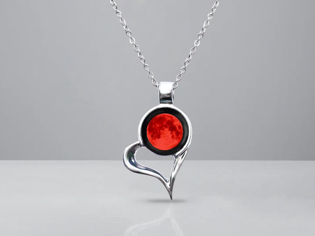 Heart-Link Necklace (Luna In Color)